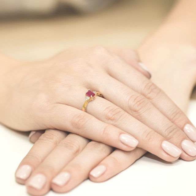 Inel Aur 14K cu Rubin 0.80 ct si Diamante Naturale 0.03 ct, imaginea 4 din 10